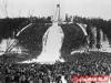 004 Skocznia olimpijska Holmenkollbakken i tumy ok. 180 tysicy kibicw. Zawody oglda krl z rodzin